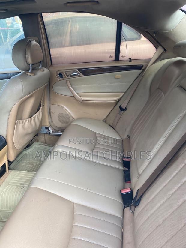 Mercedes-Benz 230E 2011 White