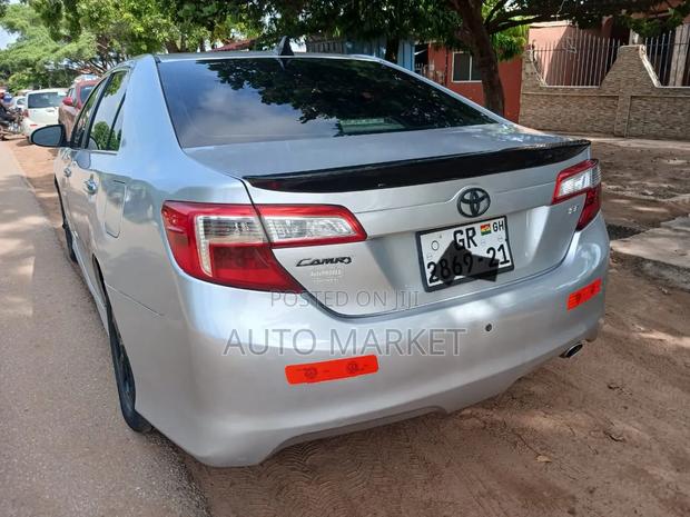 Toyota Camry 2014 Silver