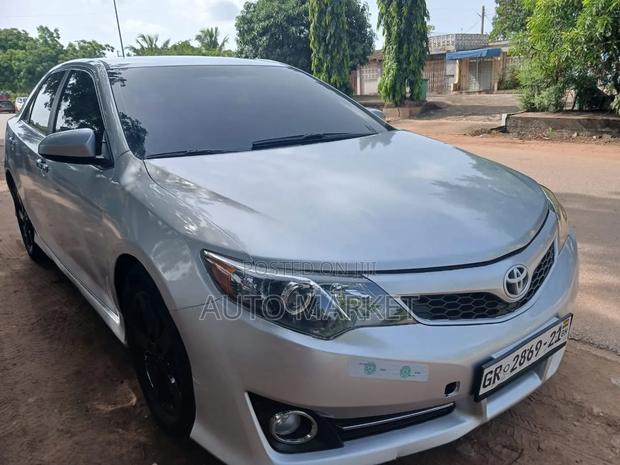Toyota Camry 2014 Silver