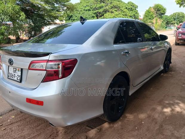 Toyota Camry 2014 Silver