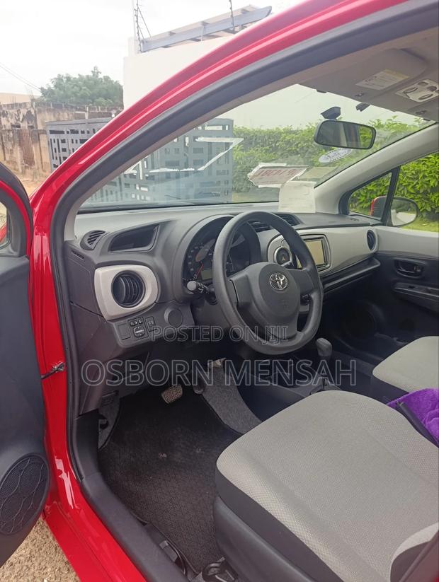 Toyota Vitz 2011 Red
