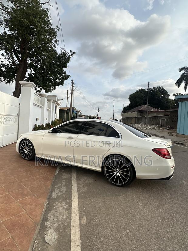 Mercedes-Benz E300 2019 White