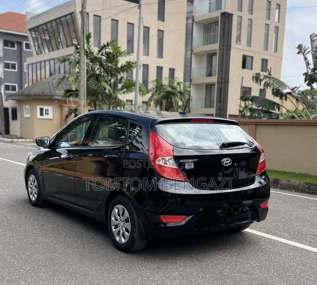 Hyundai Accent SE Hatchback 2016 Black