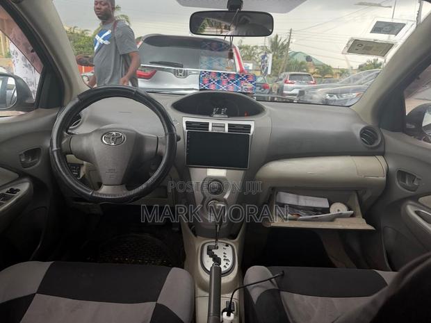 Toyota Belta 2010 Gray