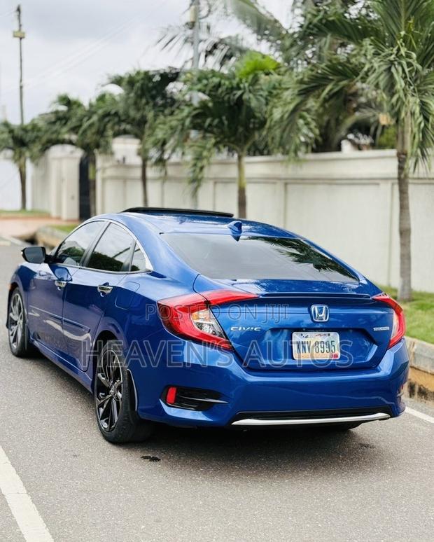 Honda Civic 2019 Blue