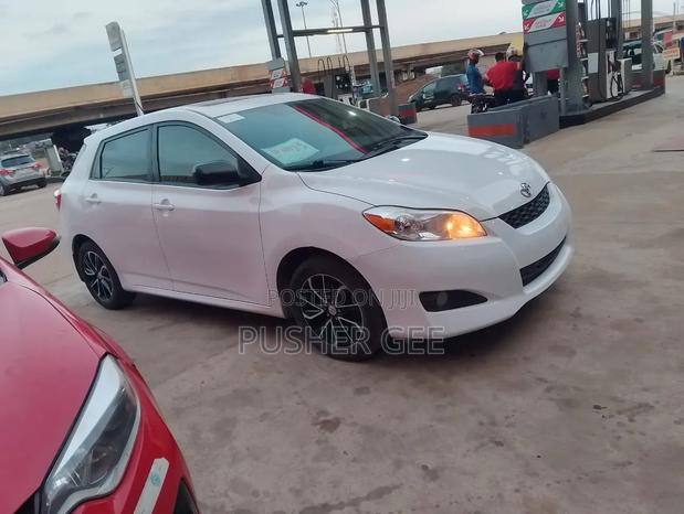 Toyota Matrix 2014 White