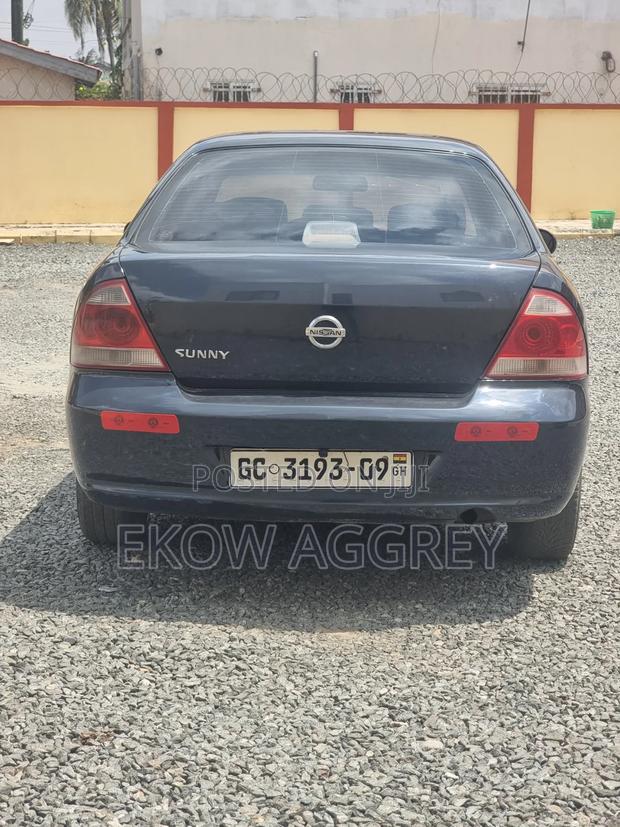 Nissan Sunny 2009 Gray