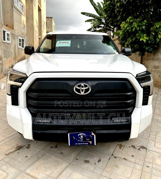 Toyota Tundra SR5 Double Cab 8.1' Bed 2023 White