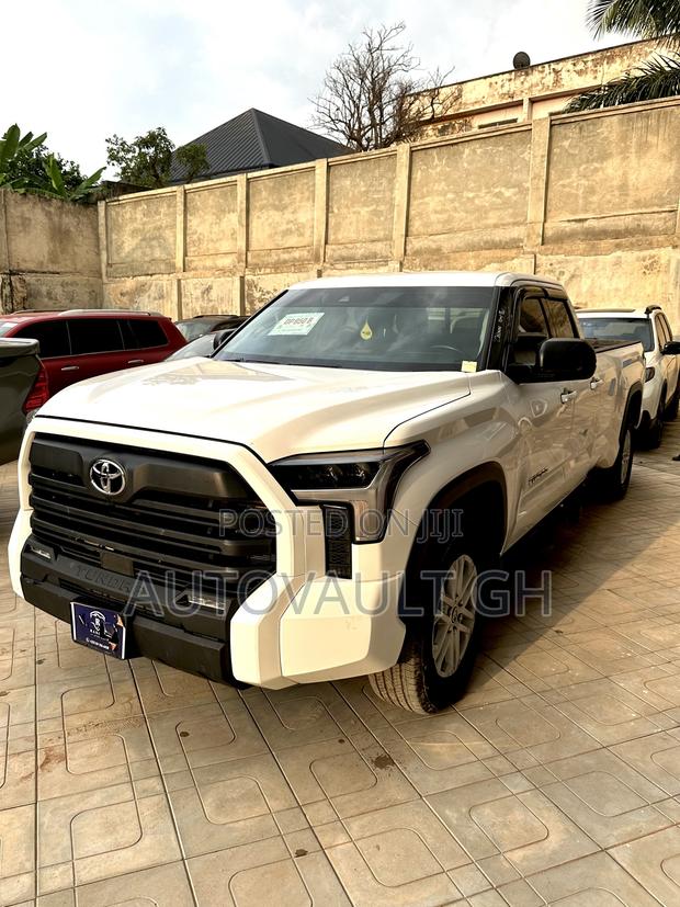 Toyota Tundra SR5 Double Cab 8.1' Bed 2023 White
