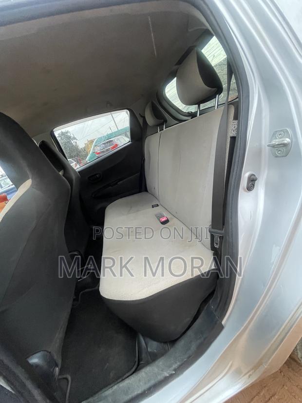 Toyota Vitz 2012 Silver