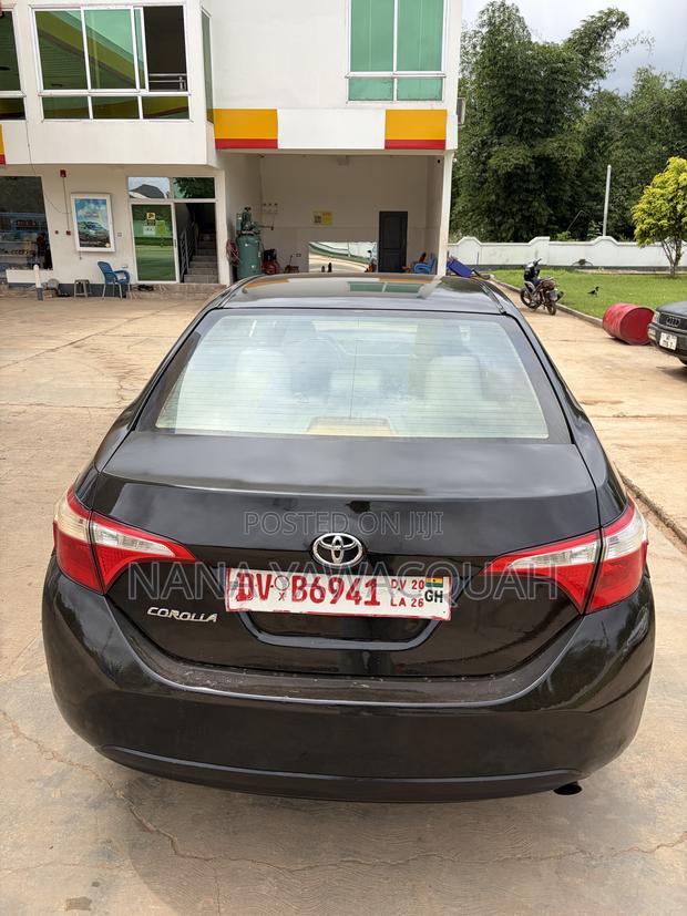 Toyota Corolla LE (1.8L 4cyl 2A) 2018 Black