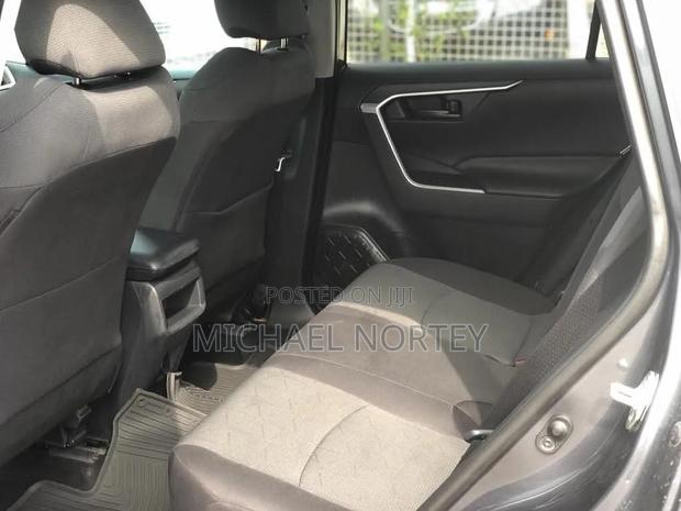 Toyota RAV4 LE FWD 2020 Gray