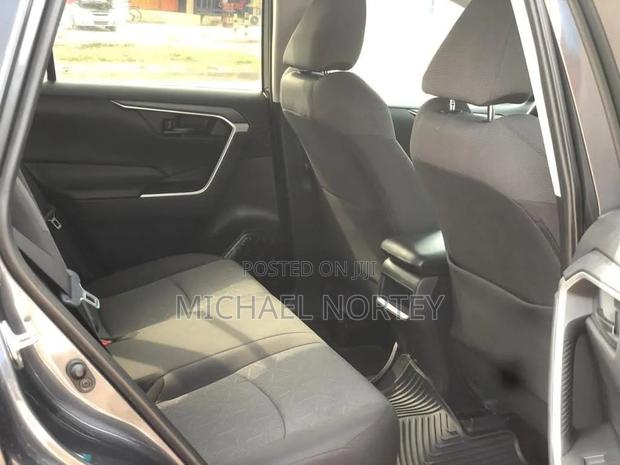 Toyota RAV4 LE FWD 2020 Gray