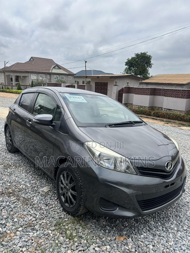 Toyota Vitz 2013 Gray