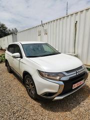 Mitsubishi Outlander Sport SE 2.4 2018 White for sale
