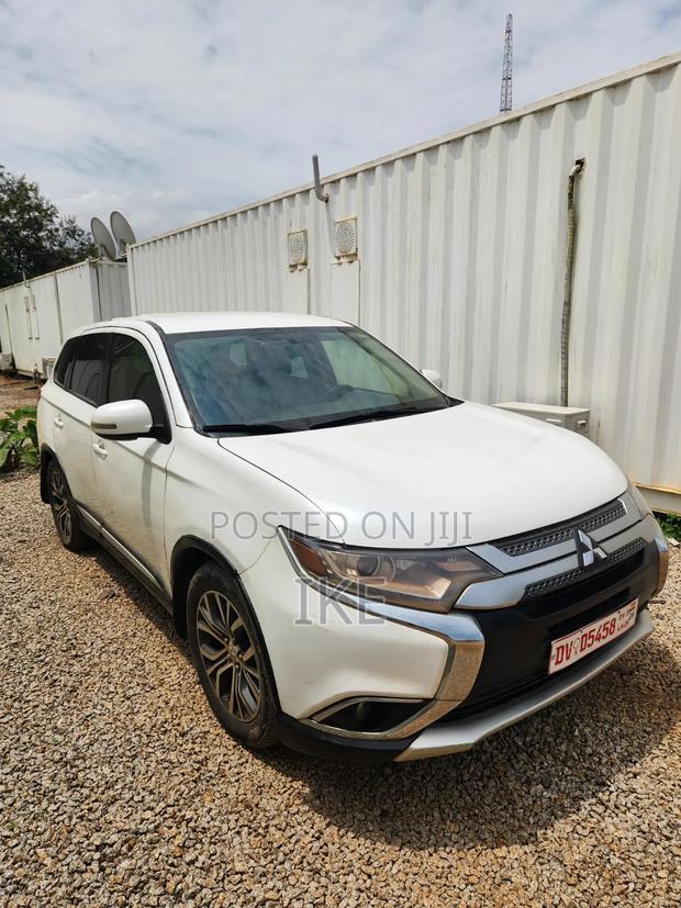 Mitsubishi Outlander Sport SE 2.4 2018 White