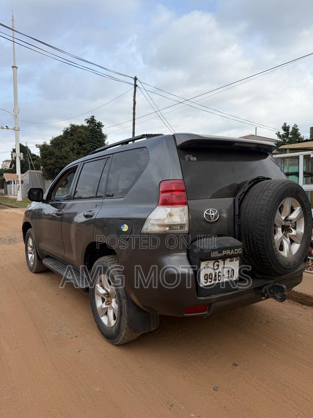 Toyota Land Cruiser Prado 2.7 i 2010 Gray