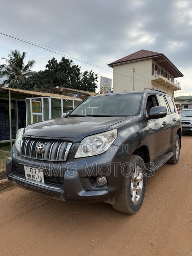 Toyota Land Cruiser Prado 2.7 i 2010 Gray