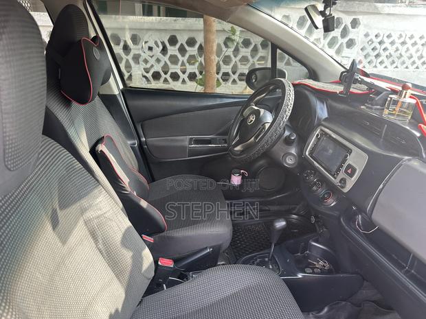 Toyota Vitz 1.0 FWD 5dr 2014 White