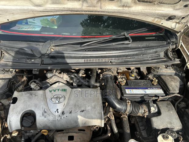 Toyota Vitz 1.0 FWD 5dr 2014 White