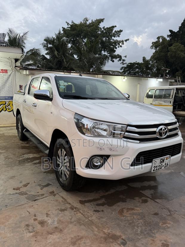 Toyota Hilux Revo Double Cab Deisel 2.8 AWD 2017 White