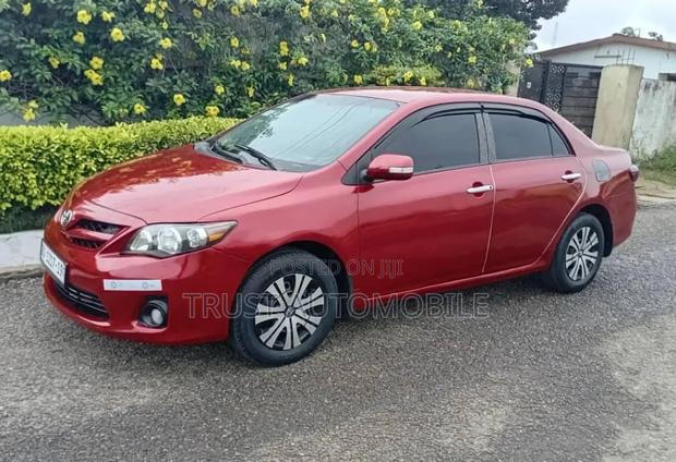 Toyota Corolla LE 4dr Sedan (1.8L 4cyl 4A) 2013 Red