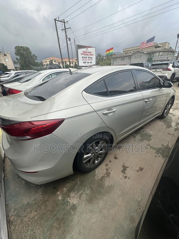 Hyundai Elantra 2018 Gray