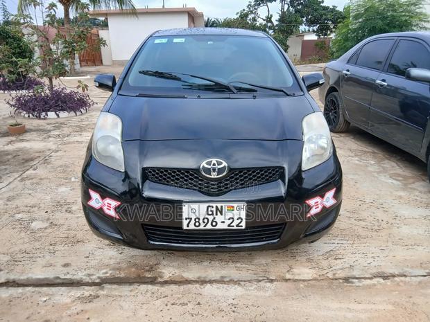 Toyota Vitz 2010 Black