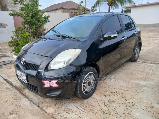 Toyota Vitz 2010 Black