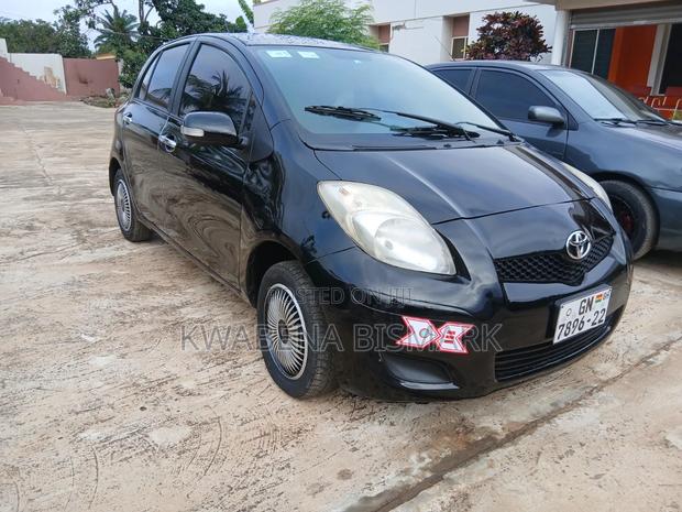 Toyota Vitz 2010 Black