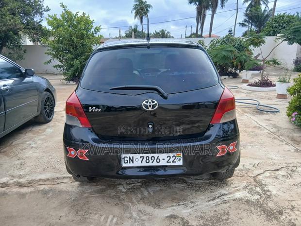 Toyota Vitz 2010 Black