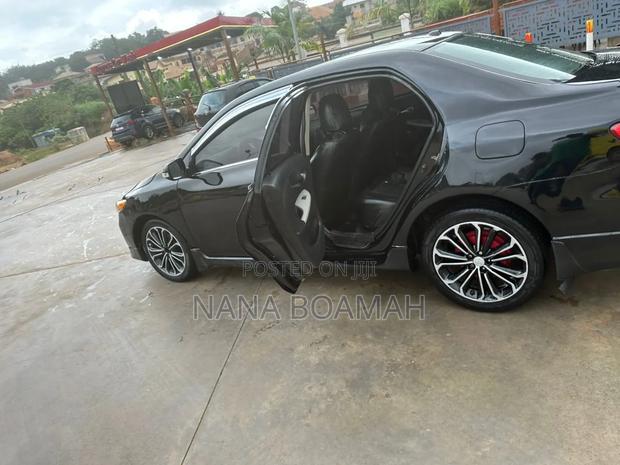 Toyota Corolla 2013 Black