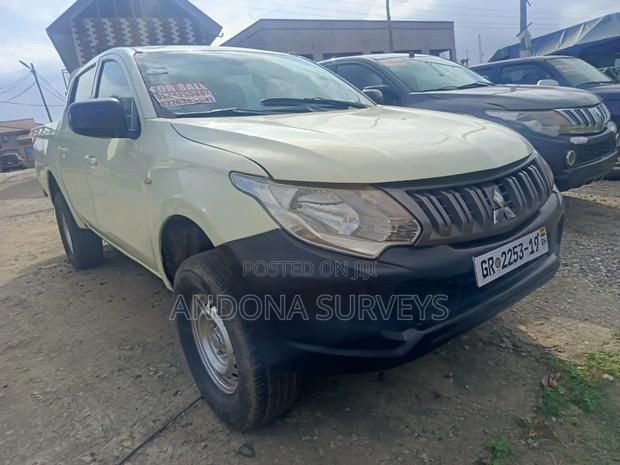 Mitsubishi L200 2016 White
