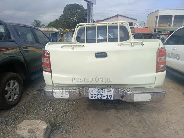 Mitsubishi L200 2016 White