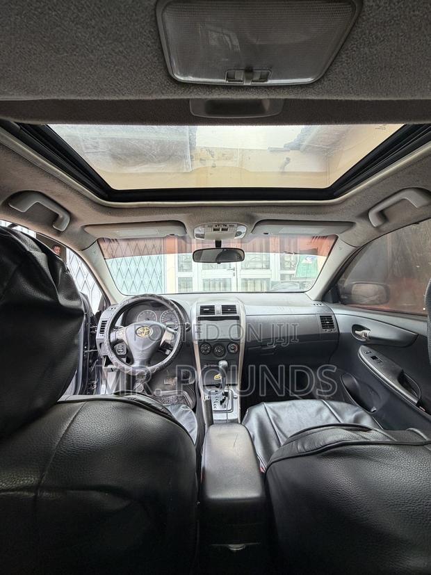 Toyota Corolla 2010 Black