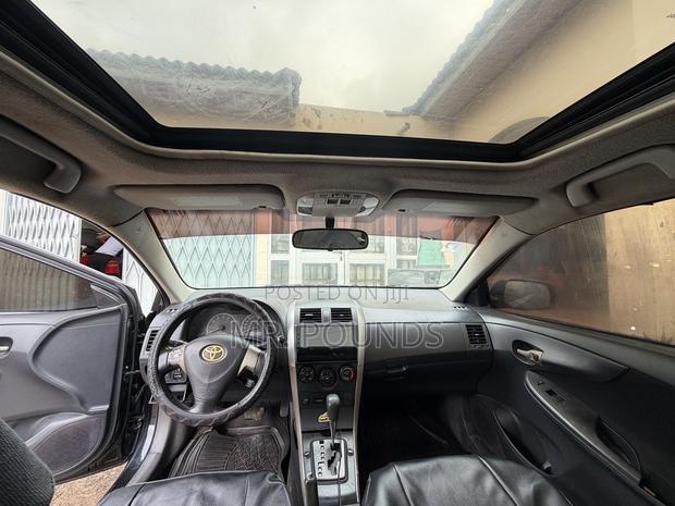 Toyota Corolla 2010 Black