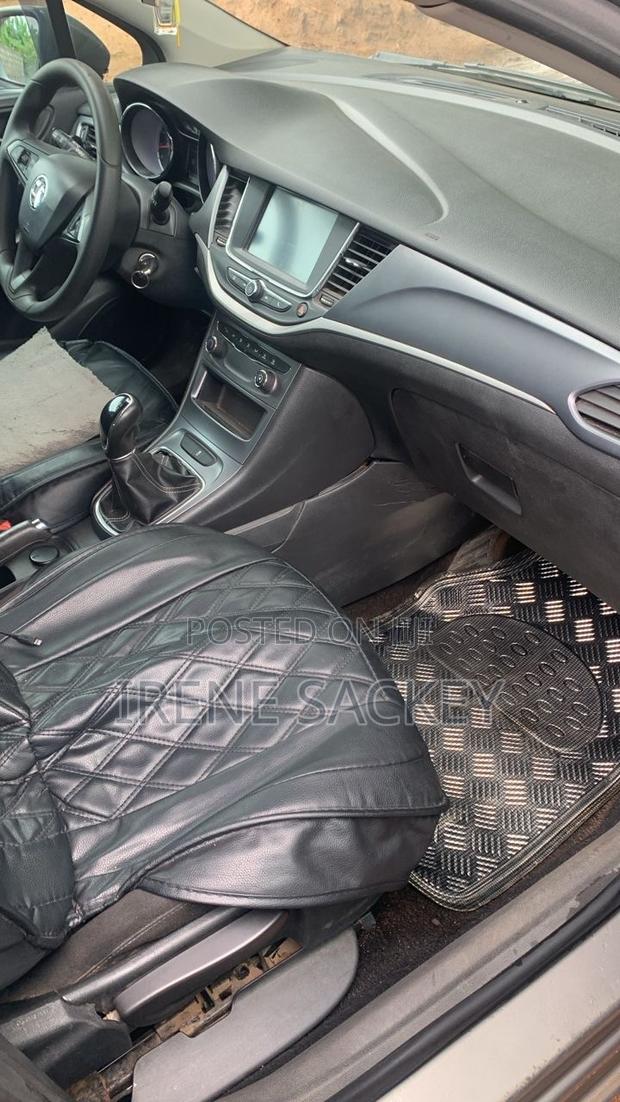 Opel Astra 2016 Gray