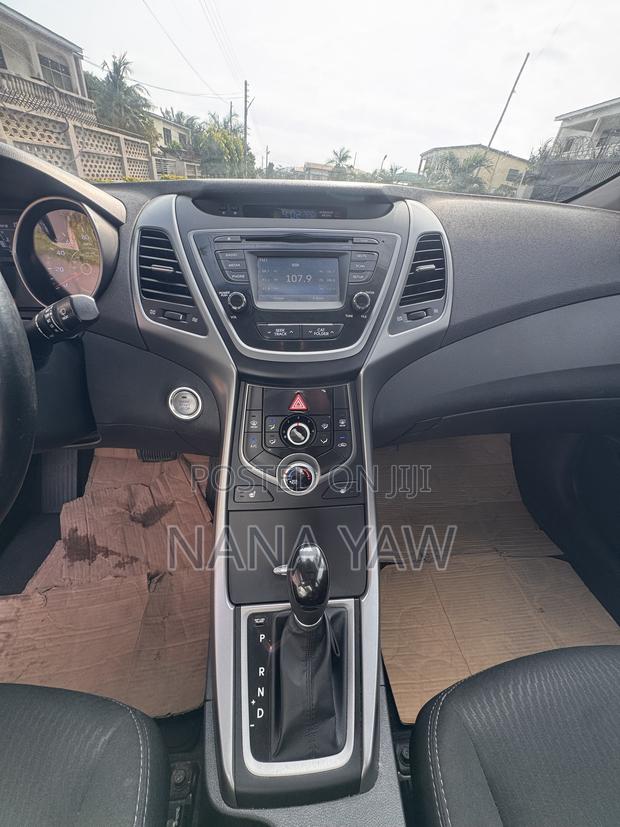 Hyundai Elantra Value Edition Sedan FWD (1.8L 4cyl 6A) 2016 Gray