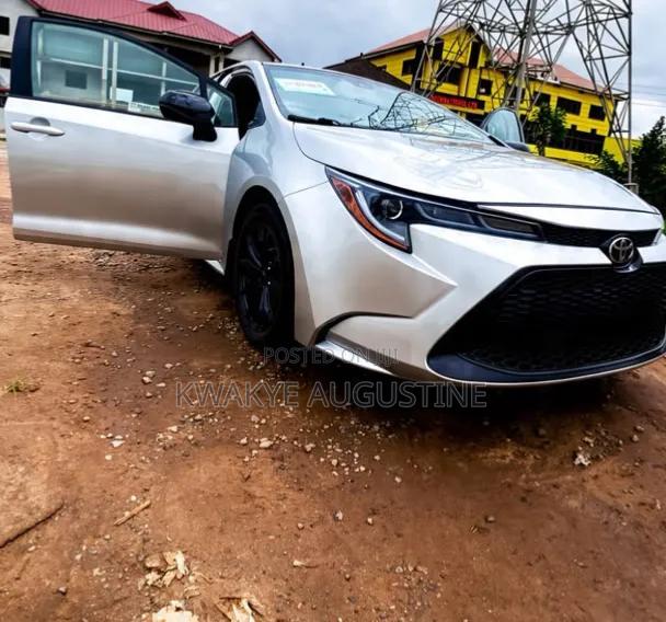 Toyota Corolla LE 2020 Silver