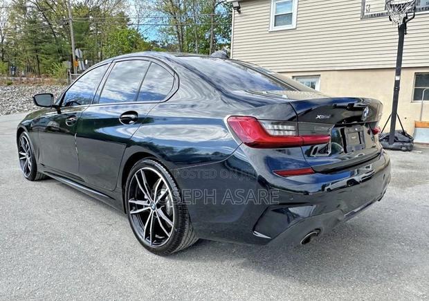 BMW 330i 2020 Black