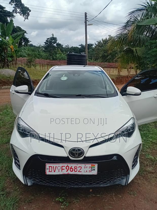 Toyota Corolla XSE (1.8L 4cyl 2A) 2019 White