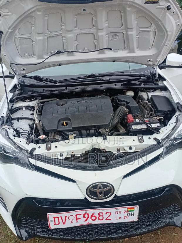 Toyota Corolla XSE (1.8L 4cyl 2A) 2019 White