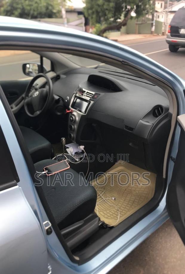 Toyota Vitz 2010 Blue