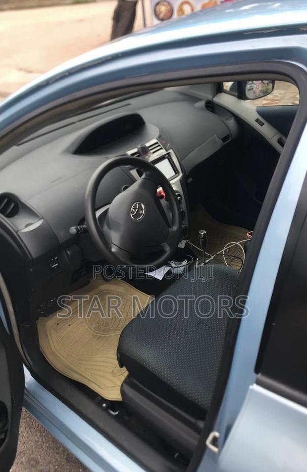 Toyota Vitz 2010 Blue