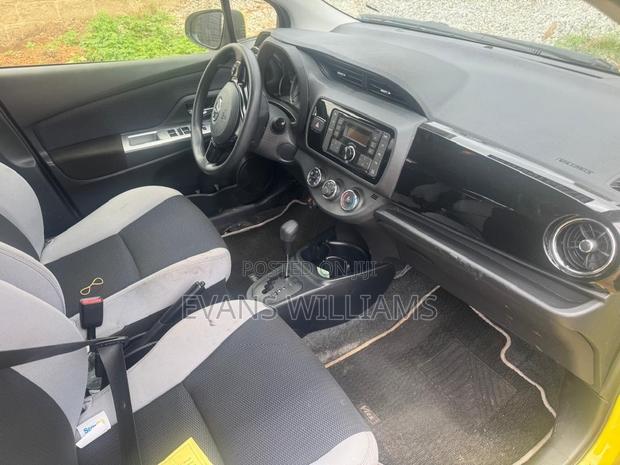 Toyota Vitz 1.3 FWD 5dr 2015 Yellow