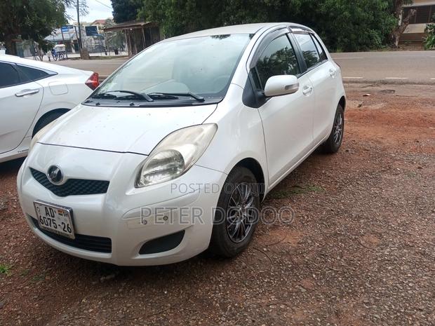Toyota Vitz 1.3 FWD 5dr 2010 White