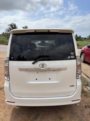 Toyota Voxy V 4WD 8-Seater 2010 White for sale
