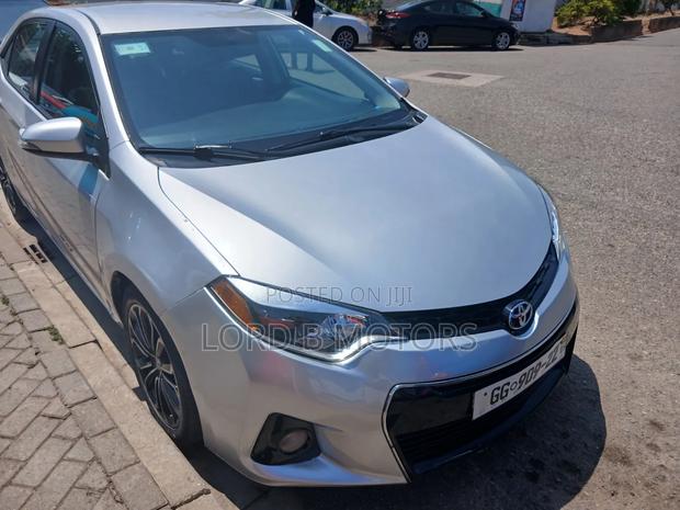 Toyota Corolla 2016 Silver