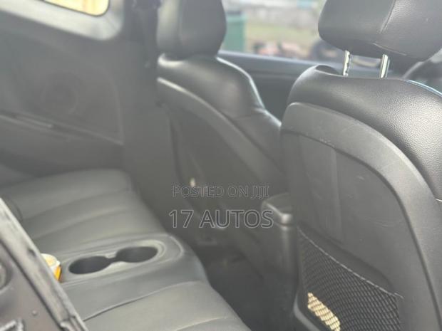 Hyundai Veloster 3dr Hatchback w/Black Interior (1.6L 4cyl 6AM) 2015