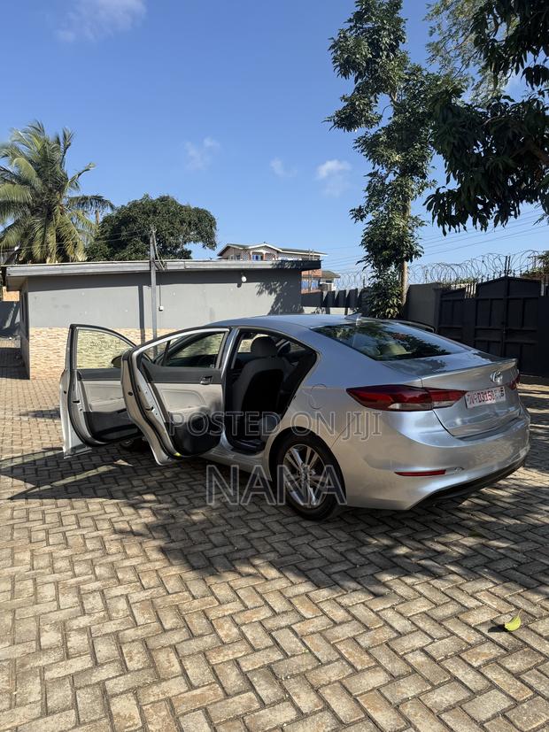 Hyundai Elantra Limited 2018 Silver